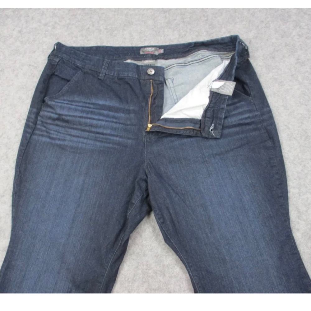 Torrid mid rise flare 24s